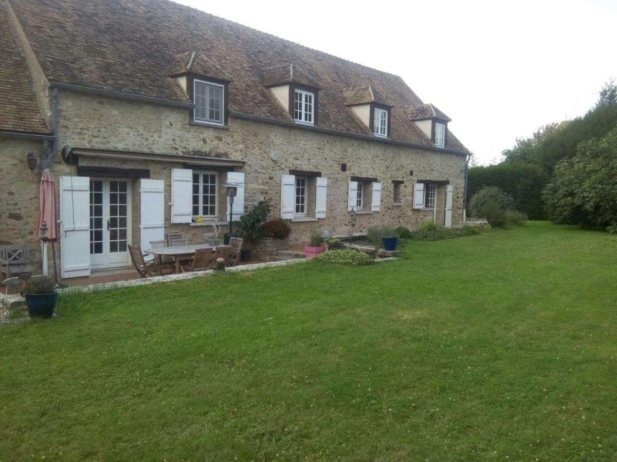 Domaine Des Trois Chateaux Moisenay Exterior photo